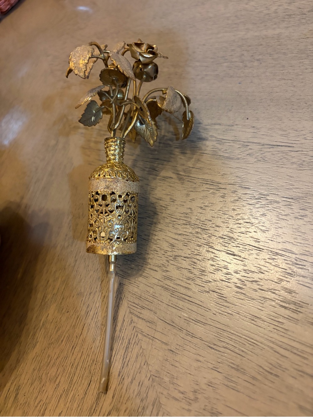 Gold Metal Rose Bottle Stopper - Decorative Home Accent